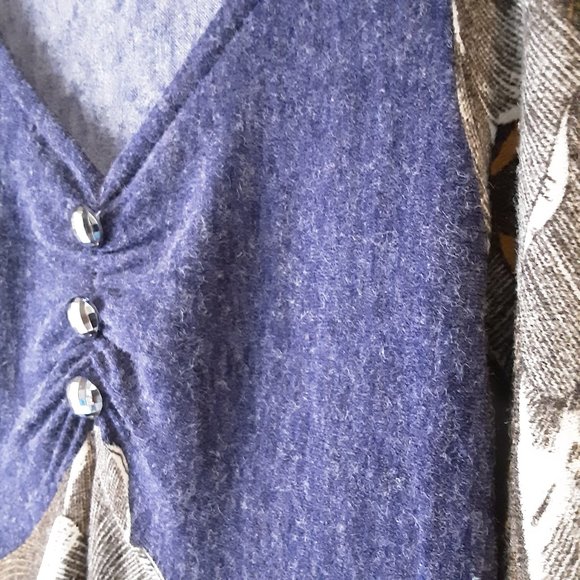 EZRA Designs Blue Floral V-neck Long-Sleeved Dress, Soft, Stretchy, Flowy Small - Picture 7 of 14